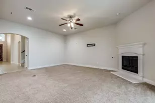 813 Warwick Blvd, Lewisville, TX 75056 - Photo 5