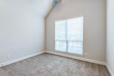 813 Warwick Boulevard, Lewisville, TX 75056 - Photo 17