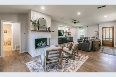 2109 Friar Tuck Drive, Arlington, TX 76013 - Photo 3