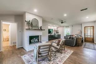2109 Friar Tuck Dr, Arlington, TX 76013 - Photo 3