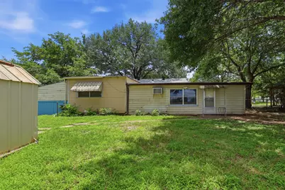 902 W Bridge Street, Granbury, TX 76048 - Photo 27