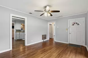 902 W Bridge St, Granbury, TX 76048 - Photo 25