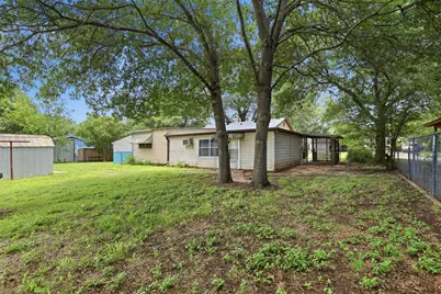 902 W Bridge Street, Granbury, TX 76048 - Photo 31
