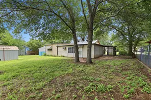 902 W Bridge St, Granbury, TX 76048 - Photo 31