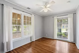 902 W Bridge St, Granbury, TX 76048 - Photo 9