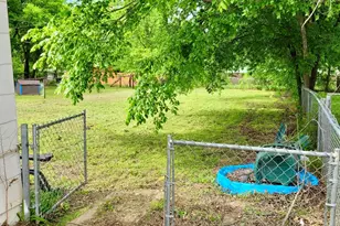125 E Munson St, Denison, TX 75021 - Photo 3