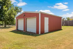 717 E First St, Hughes Springs, TX 75656 - Photo 3