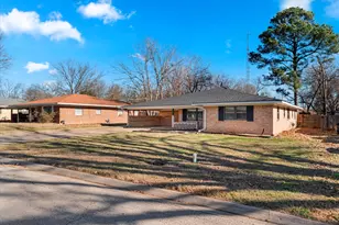 601 N 38th St, Corsicana, TX 75110 - Photo 1