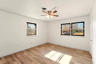 601 N 38th St, Corsicana, TX 75110 - Photo 5