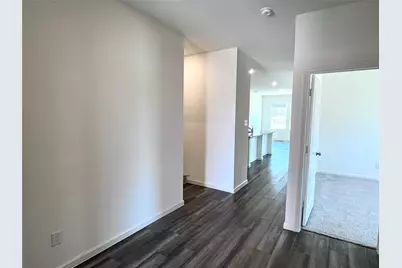 8400 Hawkview Drive, Fort Worth, TX 76179 - Photo 5