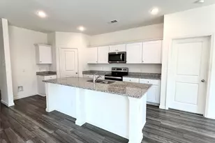 8400 Hawkview Dr, Fort Worth, TX 76179 - Photo 5