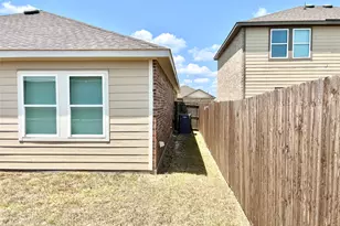 8400 Hawkview Dr, Fort Worth, TX 76179 - Photo 37