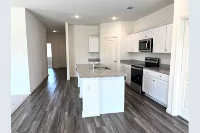 8400 Hawkview Drive, Fort Worth, TX 76179 - Photo 9