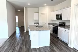 8400 Hawkview Dr, Fort Worth, TX 76179 - Photo 9