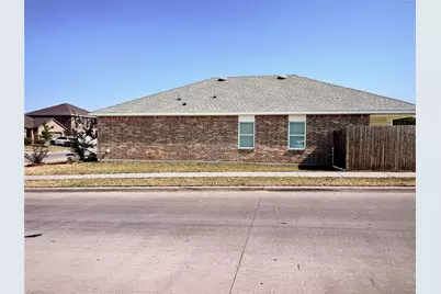 8400 Hawkview Drive, Fort Worth, TX 76179 - Photo 3
