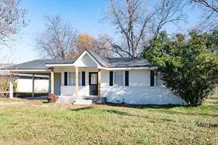 208 N Coleman St, Mabank, TX 75147 - Photo 1
