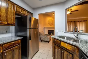 2425 Summer Pl Dr, Arlington, TX 76014 - Photo 5