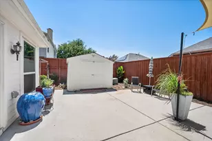 704 Oakridge Dr, Lake Dallas, TX 75065 - Photo 33