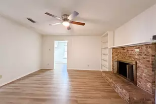 1136 Kris St, Irving, TX 75060 - Photo 7