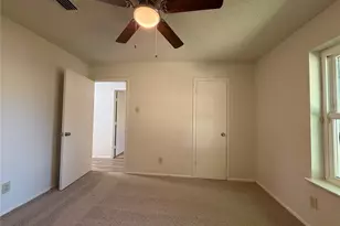 1136 Kris St, Irving, TX 75060 - Photo 17