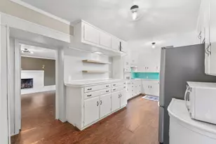 1121 Hudgins Ave, Fort Worth, TX 76111 - Photo 7