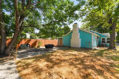 1121 Hudgins Avenue, Fort Worth, TX 76111 - Photo 17