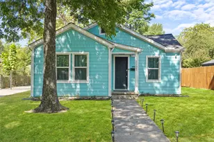 1121 Hudgins Ave, Fort Worth, TX 76111 - Photo 1