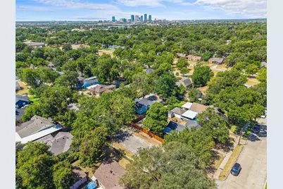 1121 Hudgins Avenue, Fort Worth, TX 76111 - Photo 19
