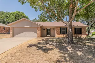 1517 Raintree Ln, Cleburne, TX 76033 - Photo 1