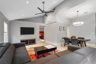 4319 Cabell Dr, Dallas, TX 75204 - Photo 3