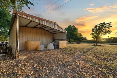 2641 Pleasant Run, Crawford, TX 76689 - Photo 9