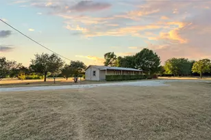 2641 Pleasant Run, Crawford, TX 76689 - Photo 27