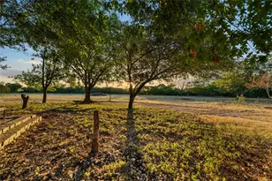 2641 Pleasant Run, Crawford, TX 76689 - Photo 33