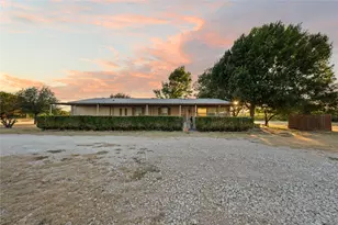 2641 Pleasant Run, Crawford, TX 76689 - Photo 13