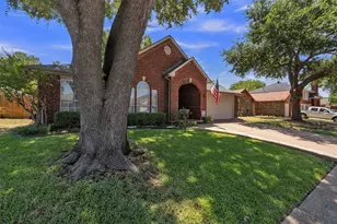 2741 White Oak Dr, Grand Prairie, TX 75052 - Photo 3