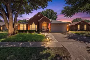 2741 White Oak Dr, Grand Prairie, TX 75052 - Photo 1