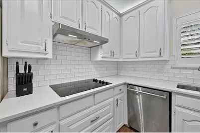 729 Bent Tree Court, Hurst, TX 76054 - Photo 7