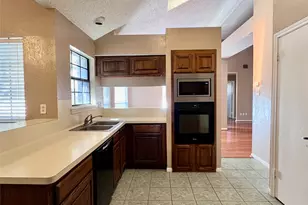 205 Sunset Dr, Glenn Heights, TX 75154 - Photo 9