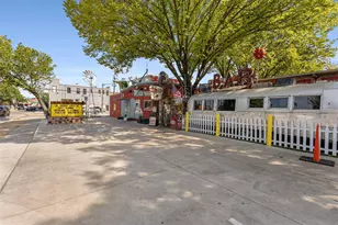 2015 N Prairie Ave, Dallas, TX 75204 - Photo 35