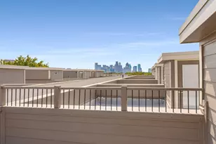 2015 N Prairie Ave, Dallas, TX 75204 - Photo 27