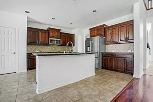 3023 Riverwood Ln, Grand Prairie, TX 75052 - Photo 9