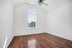 3023 Riverwood Ln, Grand Prairie, TX 75052 - Photo 15
