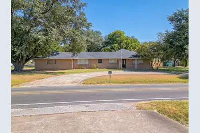 600 E Liberty Street, Pilot Point, TX 76258 - Photo 35
