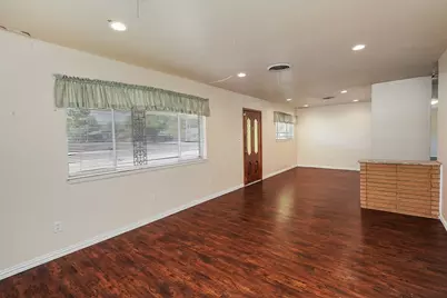 600 E Liberty Street, Pilot Point, TX 76258 - Photo 5