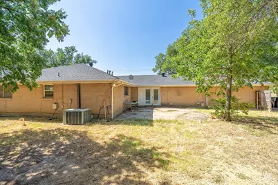 600 E Liberty Street, Pilot Point, TX 76258 - Photo 33