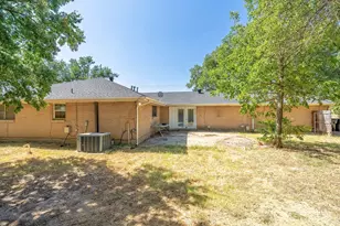 600 E Liberty St, Pilot Point, TX 76258 - Photo 33