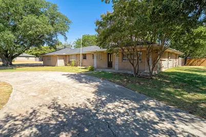 600 E Liberty Street, Pilot Point, TX 76258 - Photo 31