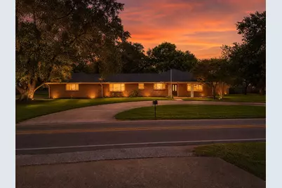 600 E Liberty Street, Pilot Point, TX 76258 - Photo 1