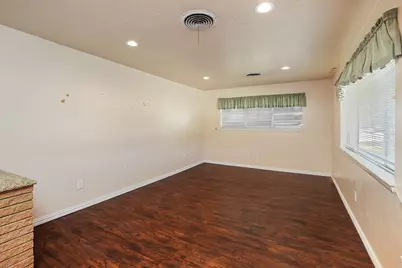 600 E Liberty Street, Pilot Point, TX 76258 - Photo 5