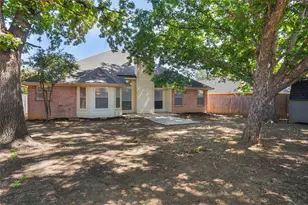 1025 Westgrove Dr, Saginaw, TX 76179 - Photo 17